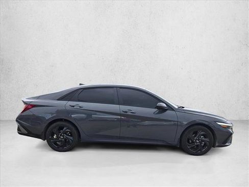 Used 2026 Hyundai Elantra Sport image 4