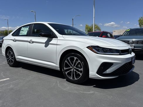 New 2026 Volkswagen Jetta Sport FWD image 2