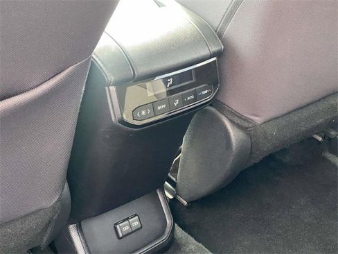 Used 2024 Toyota Highlander LE image 13