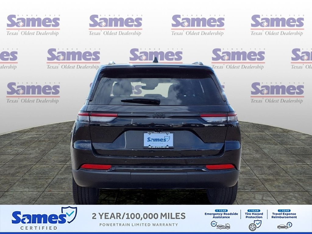 Used 2024 Jeep Grand Cherokee Altitude RWD image 6
