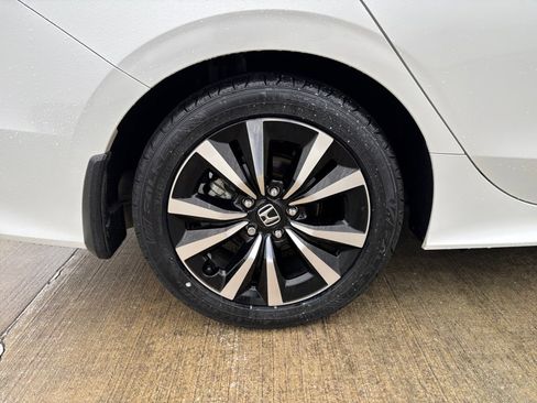 Certified 2024 Honda Civic EX image 27