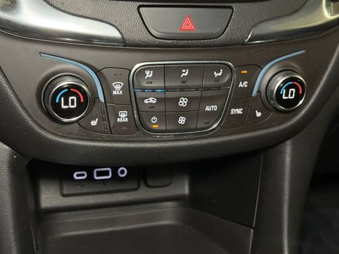 Used 2019 Chevrolet Equinox LT FWD image 31