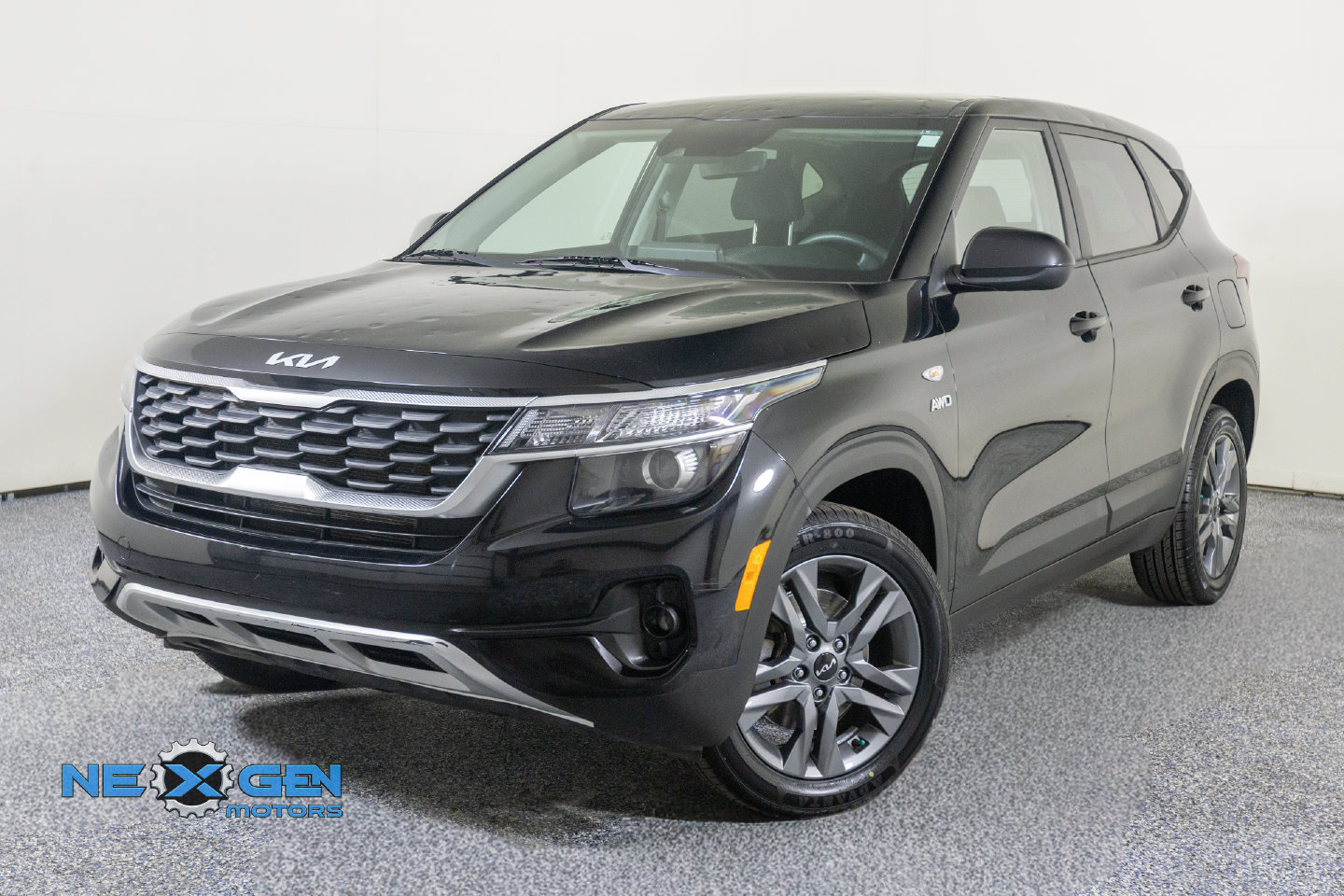 Used 2023 Kia Seltos LX AWD/4WD image 4
