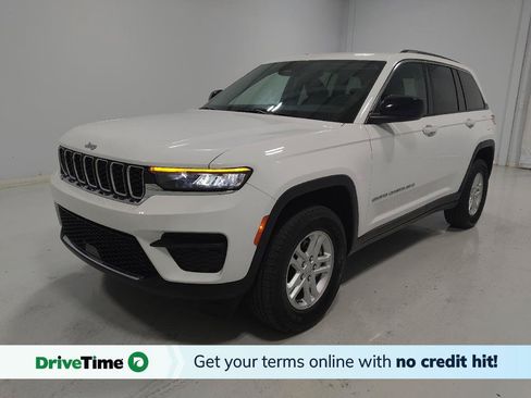 Used 2023 Jeep Grand Cherokee Laredo w/ Luxury Tech Group I AWD/4WD image 1