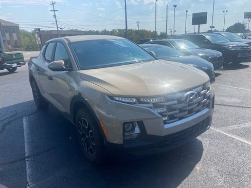 Used 2023 Hyundai Santa Cruz SE w/ Cargo Package AWD/4WD image 3