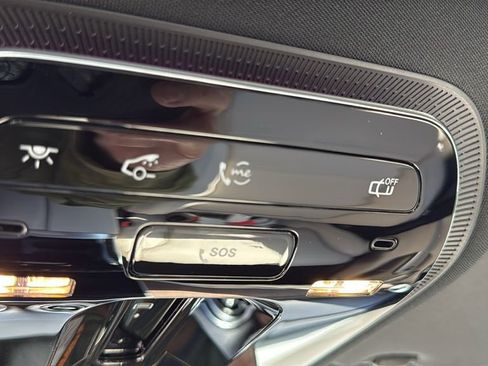 Used 2025 Mercedes-Benz C 300 Sedan image 32