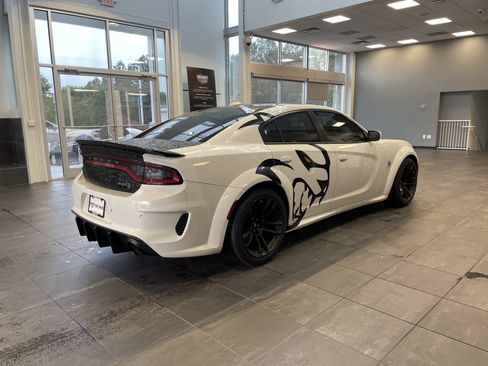 Used 2022 Dodge Charger SRT Hellcat w/ Harman/Kardon Audio Group RWD image 12