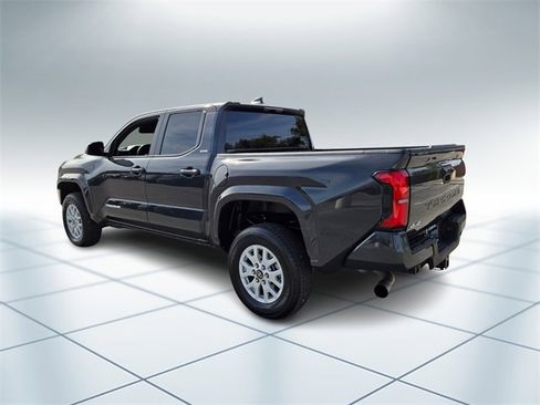 Used 2025 Toyota Tacoma SR5 image 7