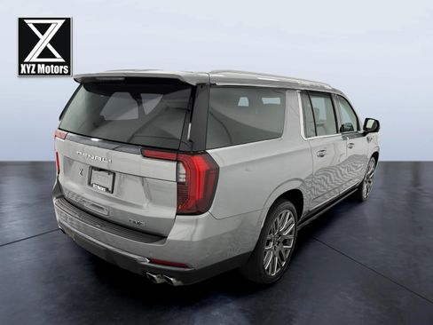Used 2025 GMC Yukon XL Denali Ultimate AWD/4WD image 8