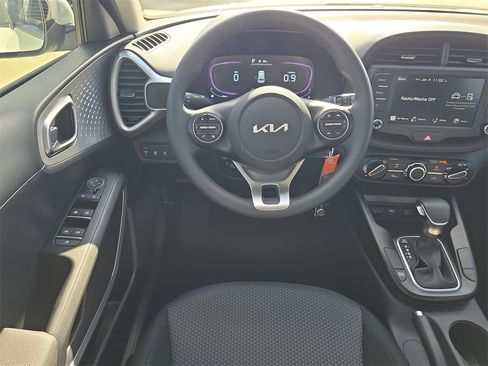 New 2025 Kia Soul LX image 14