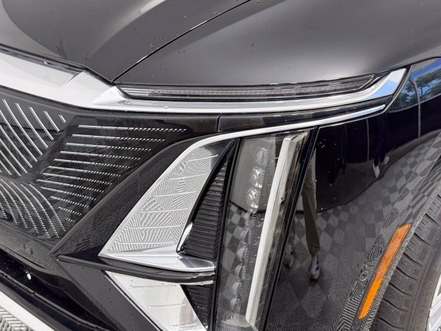 Certified 2024 Cadillac Lyriq Luxury AWD/4WD image 13