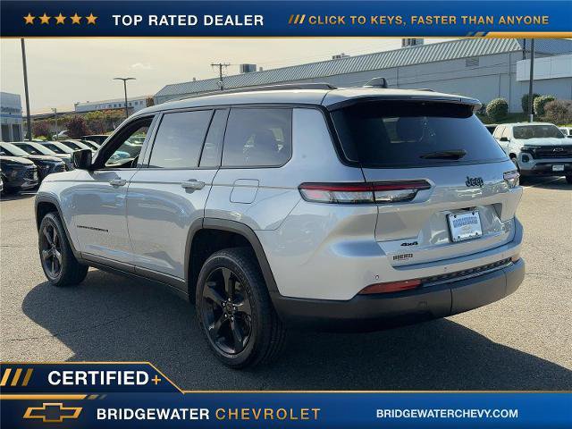 Used 2023 Jeep Grand Cherokee L Laredo AWD/4WD image 4