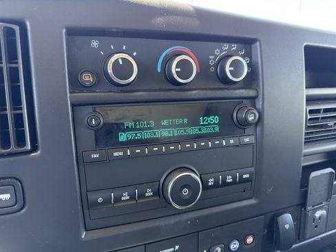 Used 2023 GMC Savana 3500 w/ Power Convenience Package RWD image 20