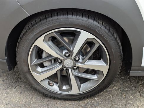 Used 2021 Hyundai Kona Limited image 16