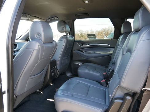 Used 2023 Buick Enclave Essence image 12
