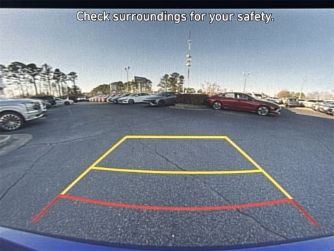 Used 2025 Hyundai Elantra SEL image 29