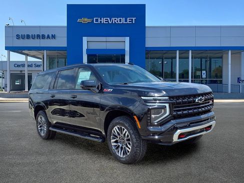 New 2026 Chevrolet Suburban Z71 w/ Comfort Package AWD/4WD image 3
