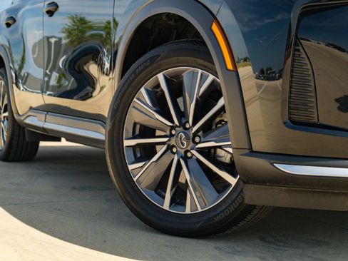 Certified 2026 INFINITI QX60 Luxe w/ Family Package FWD image 2