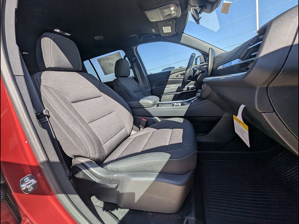New 2027 Chevrolet Traverse LT w/ Midnight/Sport Edition FWD image 13