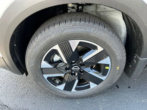 New 2026 Nissan Kicks SV w/ SV Premium Package AWD/4WD image 8