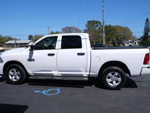 Used 2017 RAM 1500 Express AWD/4WD image 3