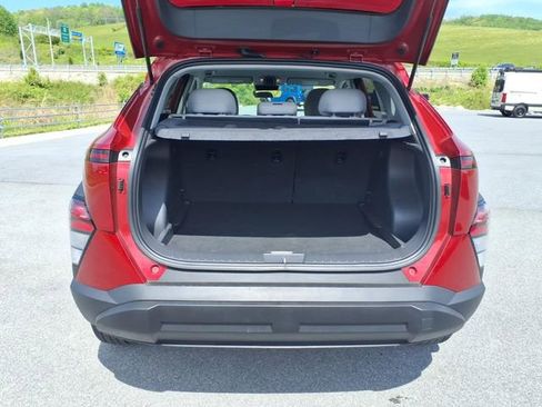 Used 2025 Hyundai Kona SEL image 11