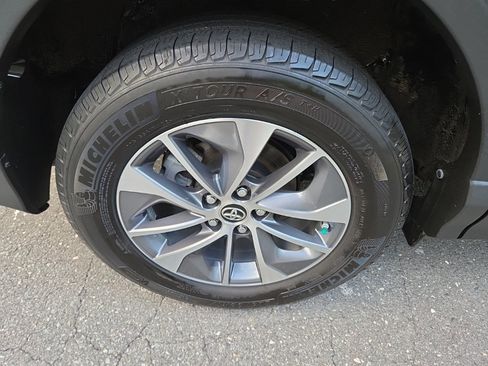 Used 2017 Toyota RAV4 XLE w/ All Weather Liner Package AWD/4WD image 10