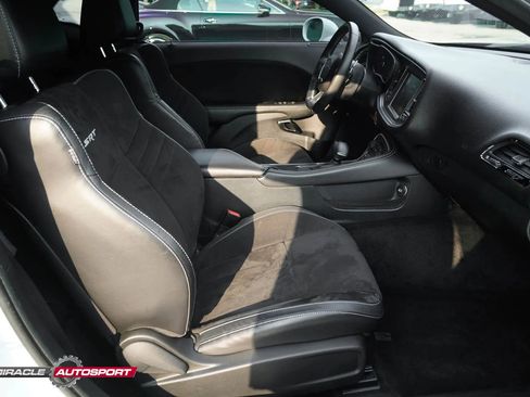 Used 2015 Dodge Challenger SRT Hellcat image 27