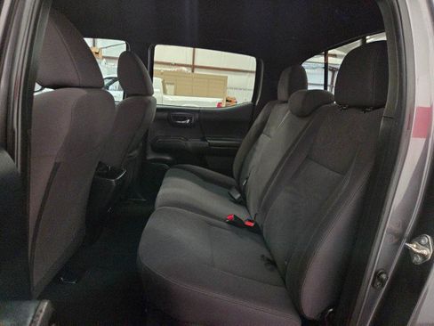 Used 2016 Toyota Tacoma TRD Sport image 76