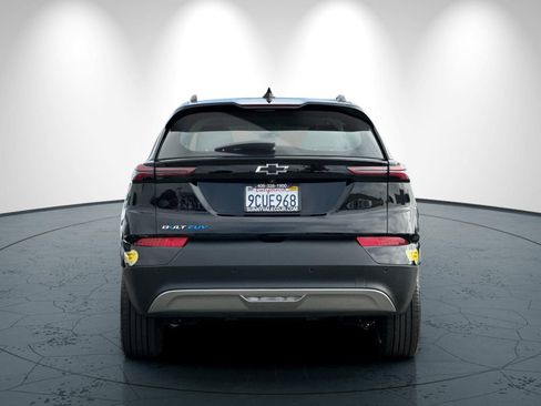 Used 2022 Chevrolet Bolt EUV LT w/ Convenience Package image 5