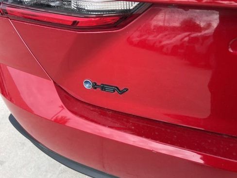Used 2025 Toyota Camry SE w/ Convenience Package FWD image 5