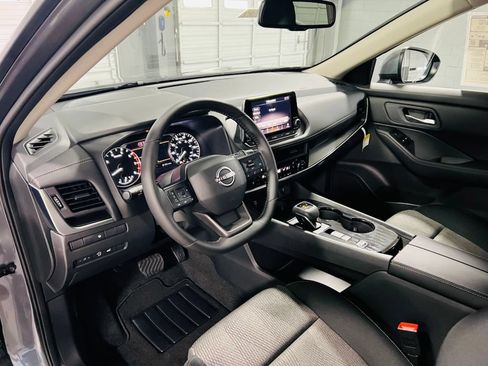 New 2026 Nissan Rogue SV FWD image 18