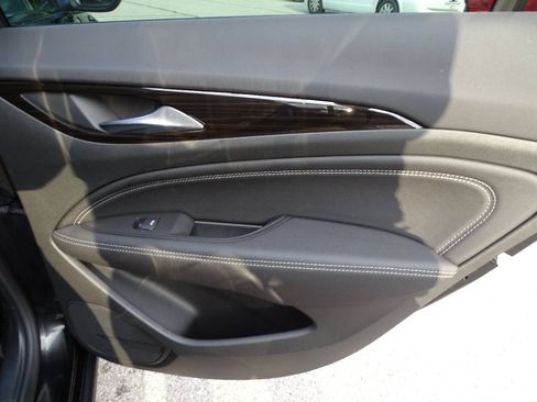 Used 2019 Buick Regal Preferred w/ Driver Confidence Package I FWD image 36