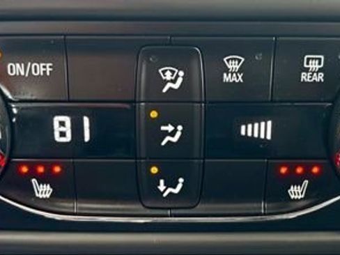 Used 2022 Chevrolet TrailBlazer ACTIV w/ Sun and Liftgate Package image 36