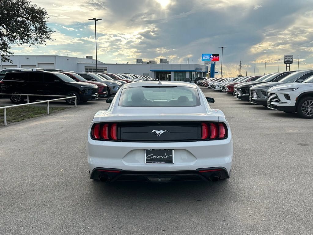 Used 2020 Ford Mustang Coupe RWD image 6