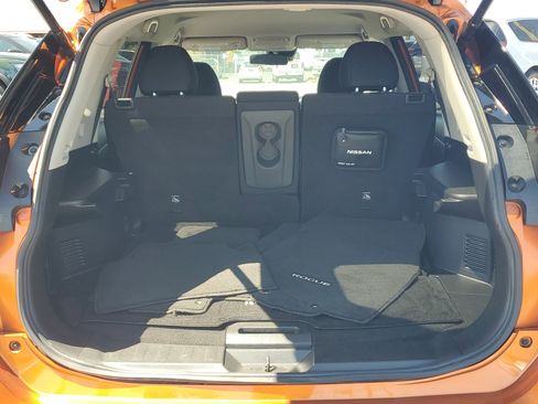 Certified 2020 Nissan Rogue SV image 6