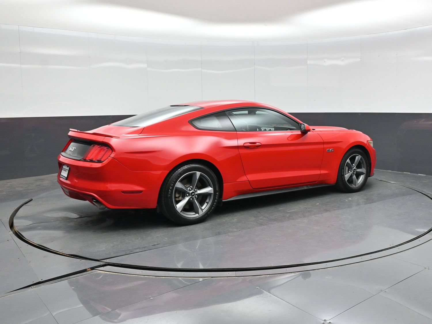 Used 2015 Ford Mustang GT RWD image 9
