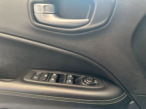 Used 2021 Jeep Compass Sport image 17