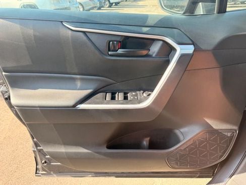 Used 2025 Toyota RAV4 LE AWD/4WD image 7