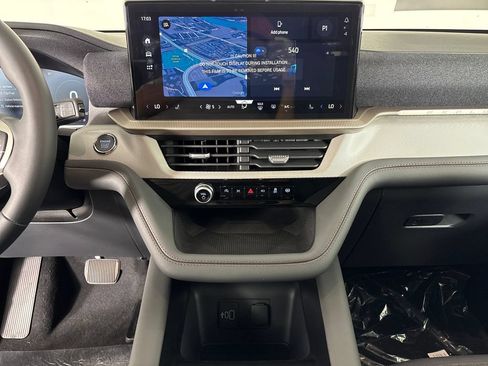 New 2026 Ford Explorer Active RWD image 30