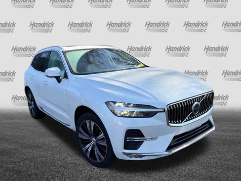 Certified 2023 Volvo XC60 B5 Plus image 2