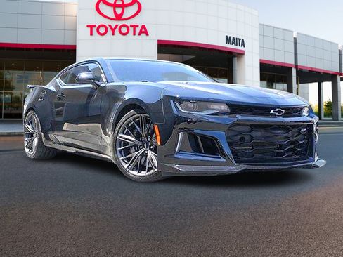 Used 2017 Chevrolet Camaro ZL1 RWD image 1