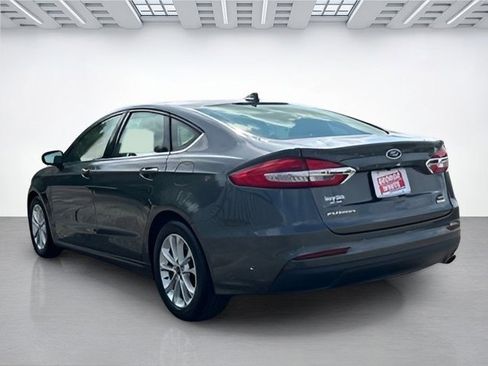 Used 2020 Ford Fusion SE image 6