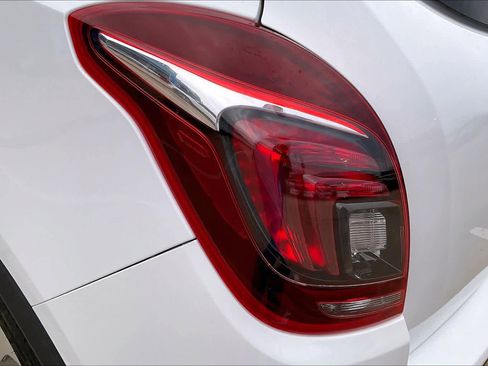 Used 2020 Buick Encore Preferred image 27