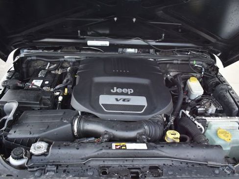 Used 2015 Jeep Wrangler Unlimited Sport image 40