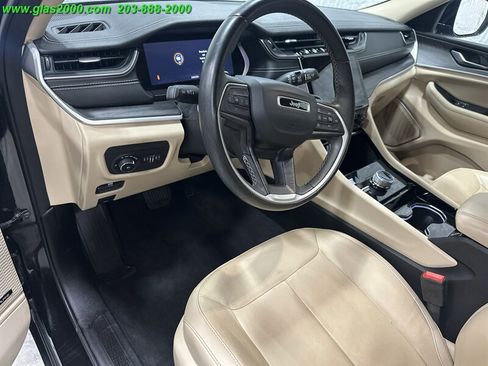 Used 2022 Jeep Grand Cherokee L Limited AWD/4WD image 3