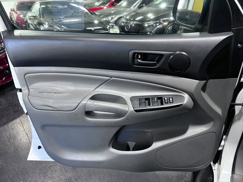 Used 2014 Toyota Tacoma 4x4 Double Cab image 21