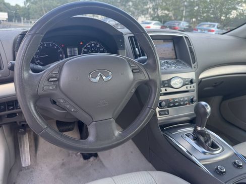 Used 2010 INFINITI G37 Journey w/ Premium Pkg RWD image 8