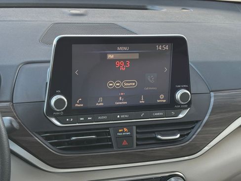 Used 2025 Nissan Altima 2.5 SV FWD image 20