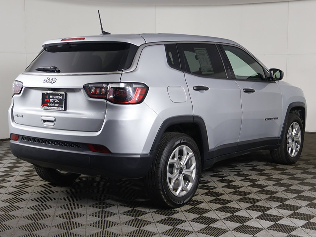 Used 2025 Jeep Compass Sport AWD/4WD image 9